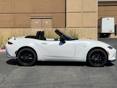New 2026 MAZDA MX-5 Miata Club w/ Interior Package RWD image 3