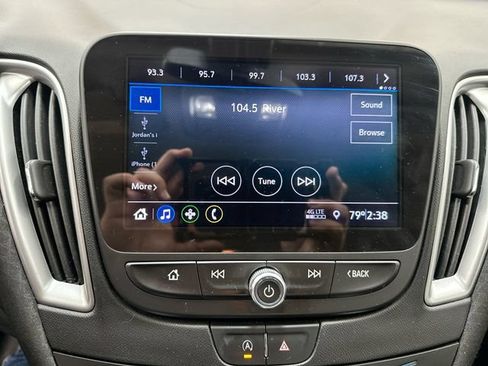 Used 2020 Chevrolet Malibu LS FWD image 4