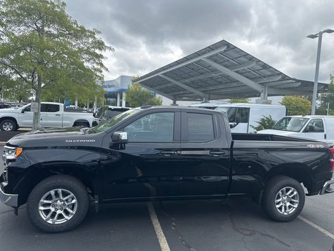 New 2026 Chevrolet Silverado 1500 LT image 3
