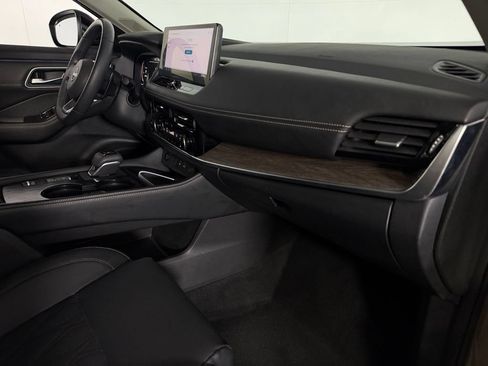 Used 2024 Nissan Rogue Platinum w/ Platinum Premium Package FWD image 33