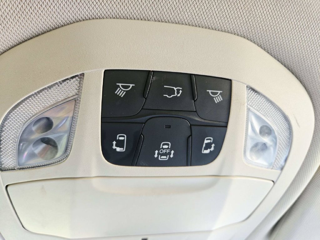 Used 2021 Chrysler Pacifica Touring-L FWD image 34