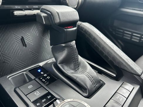 Used 2024 Toyota Tacoma TRD Off-Road image 21