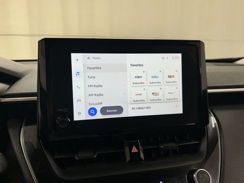 Used 2023 Toyota Corolla Cross LE w/ Moonroof Package image 14