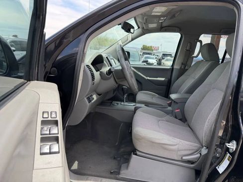 Used 2021 Nissan Frontier SV w/ Midnight Edition Floor Mats RWD image 18