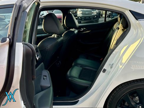 Used 2021 Nissan Maxima SR w/ Sport Mat Group FWD image 23