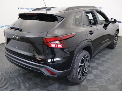 New 2026 Chevrolet Trax RS w/ Sunroof Package FWD image 6