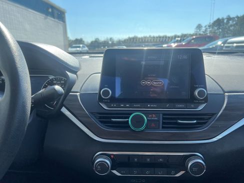 Used 2023 Nissan Altima 2.5 SV image 10