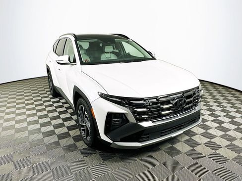 Used 2025 Hyundai Tucson Limited FWD image 2