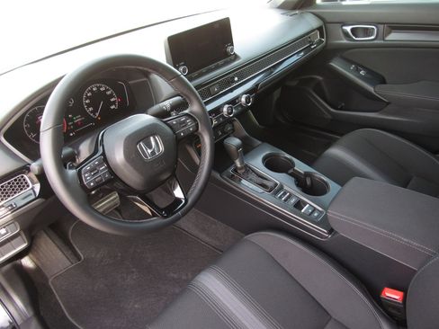 Used 2025 Honda Civic Sport image 14