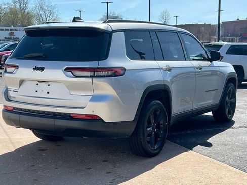 Used 2022 Jeep Grand Cherokee L Laredo image 47