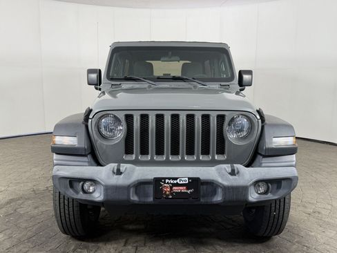 Used 2019 Jeep Wrangler Unlimited Sport AWD/4WD image 2