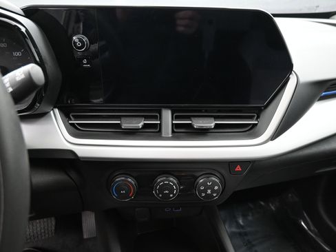 Used 2024 Chevrolet Trax LS w/ Driver Confidence Package image 15