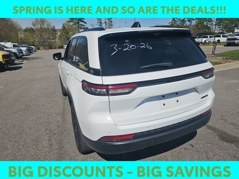 Used 2023 Jeep Grand Cherokee Limited w/ Luxury Tech Group II image 12