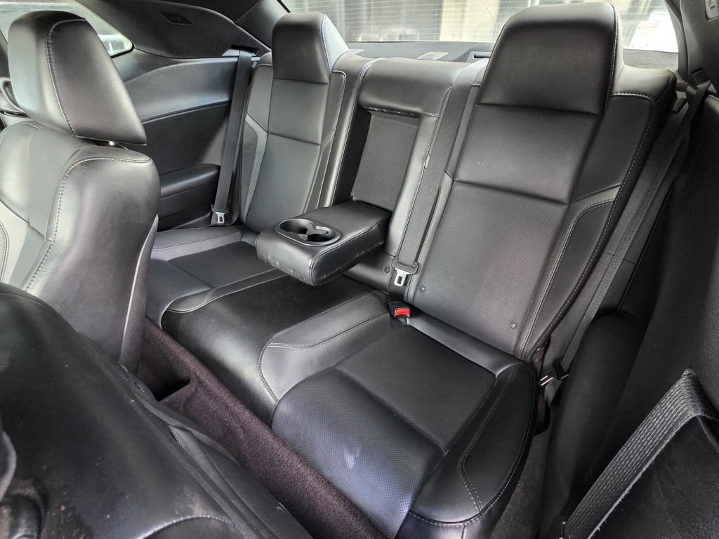 Used 2016 Dodge Challenger SXT Plus RWD image 9