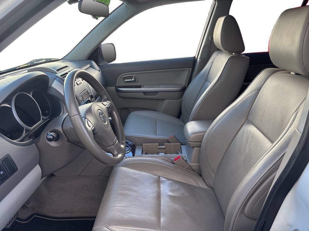 Used 2012 Suzuki Grand Vitara Limited AWD/4WD image 9
