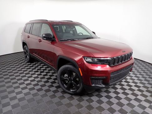 New 2025 Jeep Grand Cherokee L Limited image 6