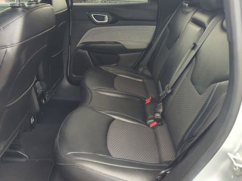Used 2024 Jeep Compass Latitude AWD/4WD image 21