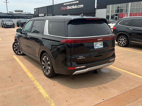 Used 2024 Kia Carnival EX FWD image 7