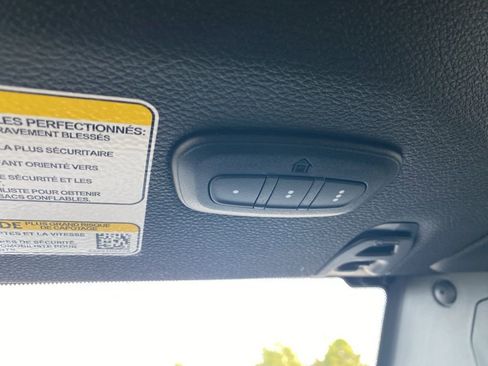 Used 2025 Jeep Gladiator Sport image 21