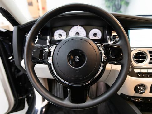 Used 2014 Rolls-Royce Ghost image 16