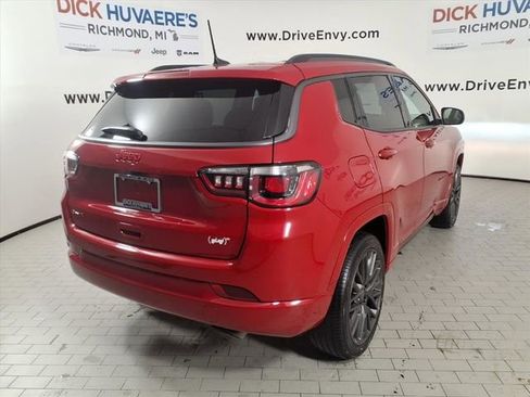 Used 2022 Jeep Compass Limited image 4