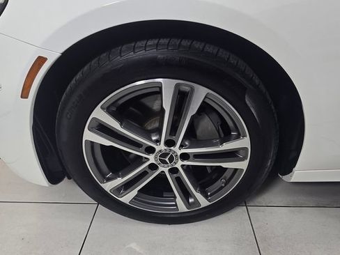 Used 2023 Mercedes-Benz E 350 4MATIC Sedan image 7