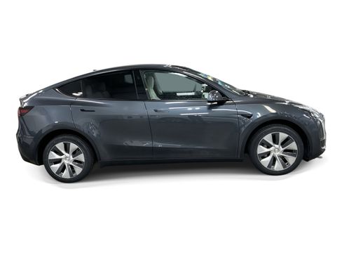 Certified 2023 Tesla Model Y AWD image 7