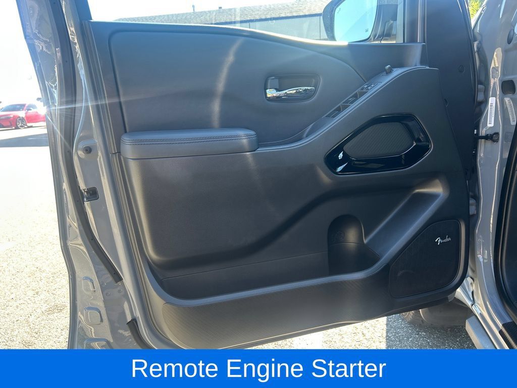Used 2022 Nissan Frontier PRO-4X w/ Pro-4X Premium Package AWD/4WD image 12