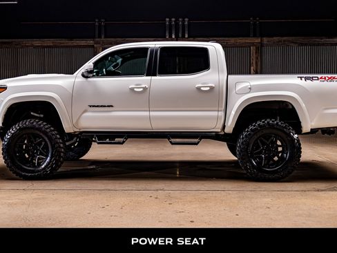 Used 2023 Toyota Tacoma TRD Sport image 6