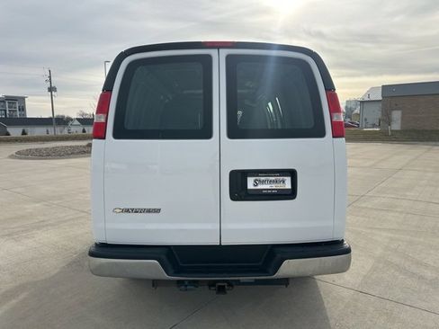 Used 2018 Chevrolet Express 2500 w/ Driver Convenience Package image 4