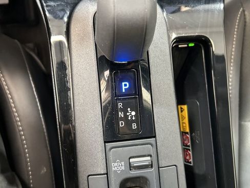 Used 2025 Toyota Prius Limited image 29