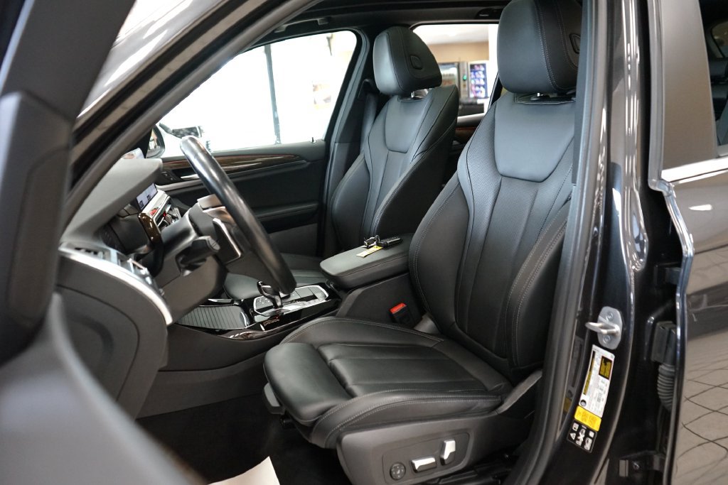 Used 2023 BMW X3 xDrive30i w/ Premium Package AWD/4WD image 2