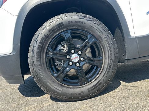Used 2023 GMC Acadia AT4 w/ Technology Package AWD/4WD image 12