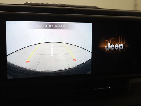 Used 2024 Jeep Wrangler Willys AWD/4WD image 9