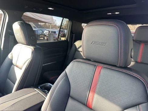 New 2026 Chevrolet Traverse RS w/ LPO, Floor Liner Package image 11