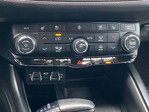 Used 2022 Dodge Durango R/T w/ Blacktop Package AWD/4WD image 10