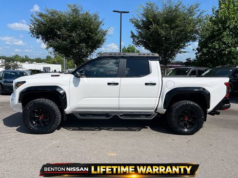 Used 2024 Toyota Tacoma TRD Pro AWD/4WD image 5