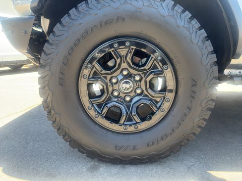 Used 2022 Ford Bronco Wildtrak image 13