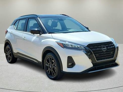 Certified 2024 Nissan Kicks SR FWD image 1