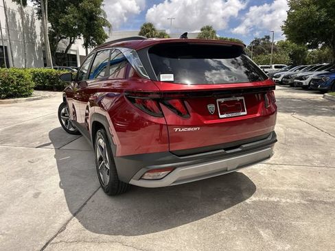 Used 2025 Hyundai Tucson SEL FWD image 12