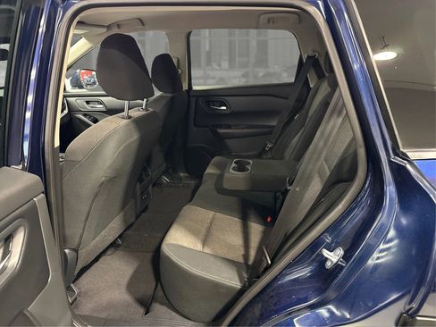 Used 2025 Nissan Rogue SV image 10