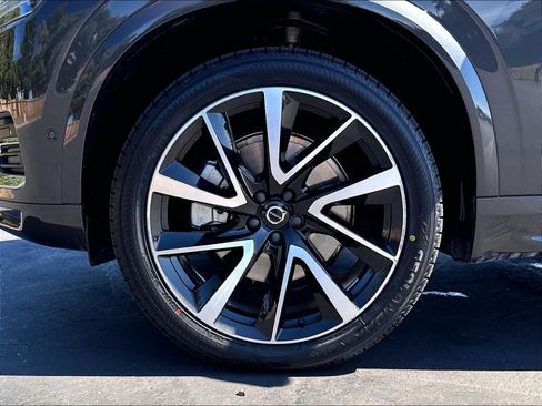 Used 2023 Volvo XC90 B6 Plus w/ Protection Package Premier AWD/4WD image 12