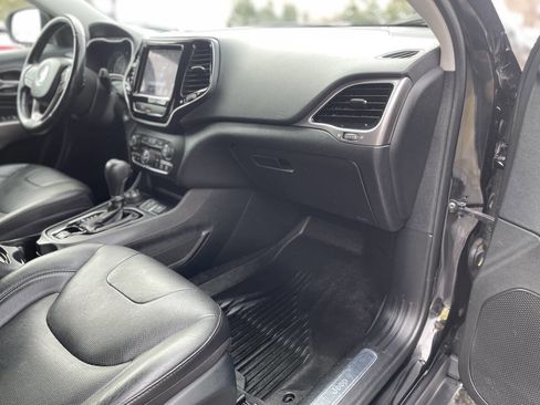 Used 2020 Jeep Cherokee Limited image 10