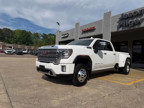 Used 2023 GMC Sierra 3500 Denali w/ Denali Ultimate Package AWD/4WD image 3
