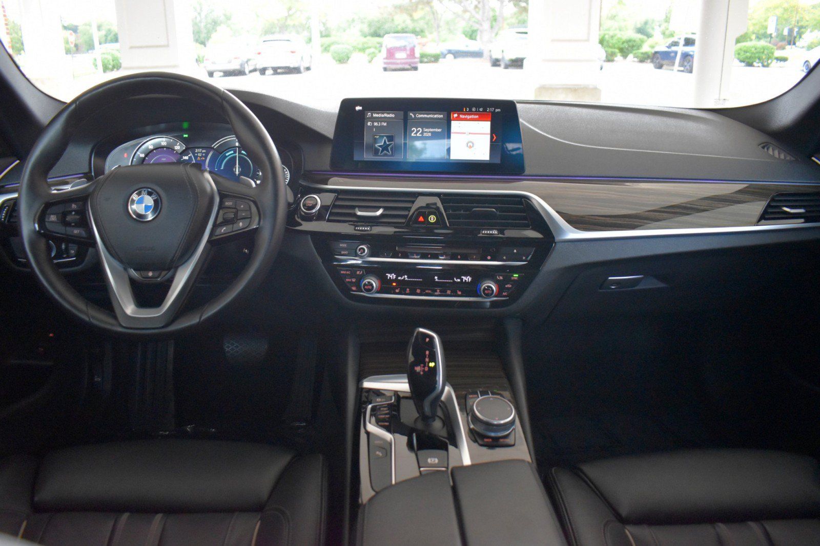 Used 2019 BMW 530e xDrive w/ Convenience Package AWD/4WD image 9