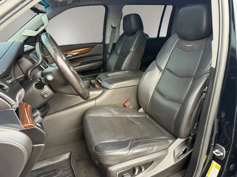 Used 2019 Cadillac Escalade ESV Luxury image 14