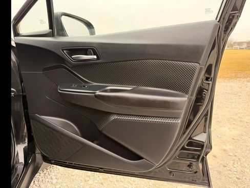 Used 2021 Toyota C-HR LE image 16