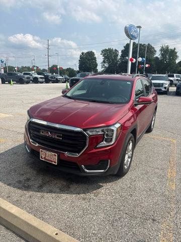 Used 2022 GMC Terrain SLE w/ Driver Convenience Package FWD image 1
