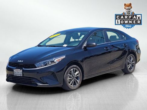 Used 2023 Kia Forte LXS w/ LXS Technology Package FWD image 8