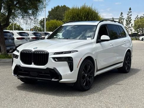 Certified 2024 BMW X7 xDrive40i w/ M Sport Package AWD/4WD image 2